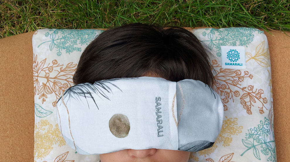 Lavanda, težina i tišina: moć jastučića za oči