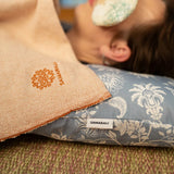 Savasana jastučić za vrat od organskog pamuka i kapoka