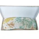 Jastučić za oči ispunjen mješavinom prirodnih lanenih sjemenki i osušenih lavandinih cvjetova